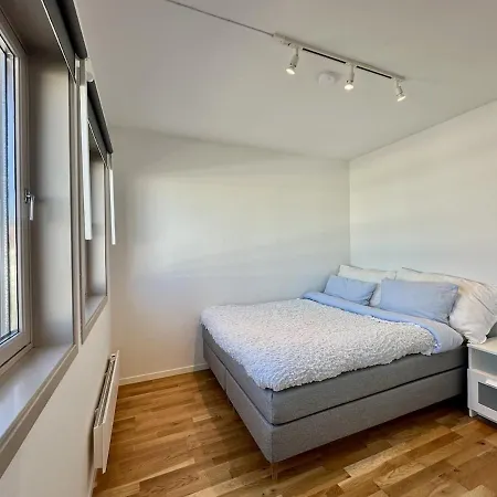 3 Bedrooms Appartement *
