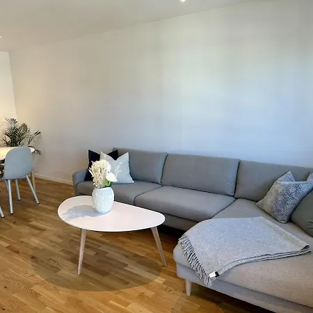 3 Bedrooms Appartement *